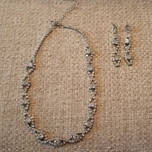 Necklace and earrings set